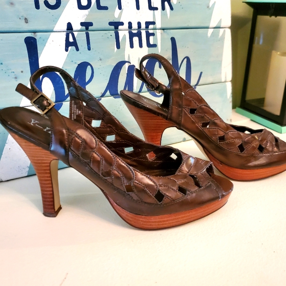 Platform slingback heels